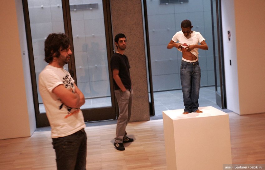 Гиперреалистичные скульптуры Рона Мьюека, поражающие своими размерами