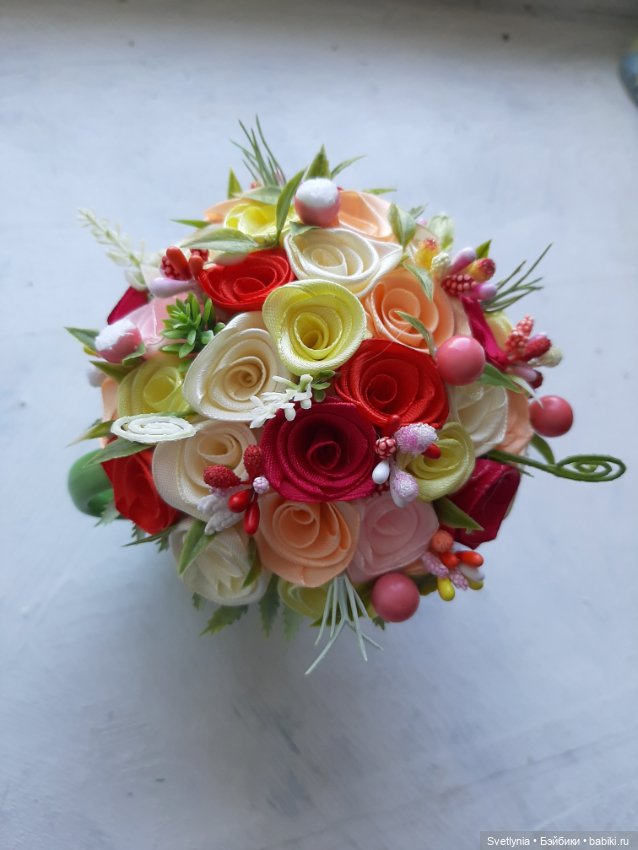 Композиции из роз — Авторские игрушки из разных материалов: синельная проволока