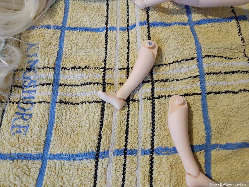 Такие маленькие ножки, они совсем не ходят по дорожке