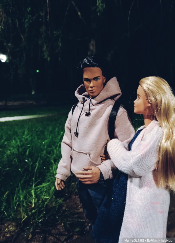 Прогулки днем и ночью — Куклы Barbie (Барби): Looks