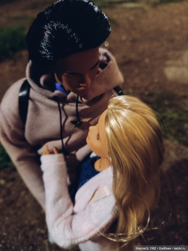 Прогулки днем и ночью — Куклы Barbie (Барби): Looks