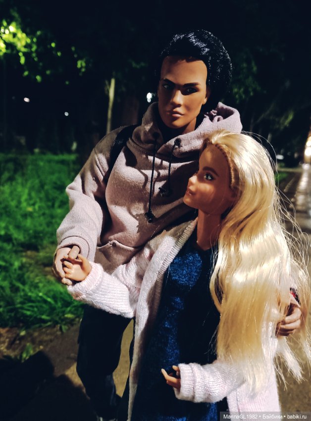 Прогулки днем и ночью — Куклы Barbie (Барби): Looks