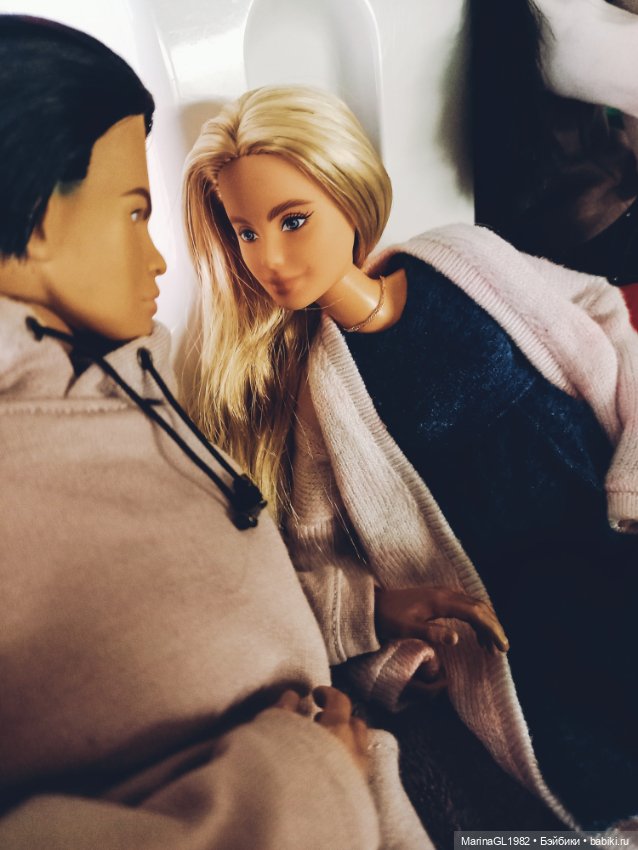 Прогулки днем и ночью — Куклы Barbie (Барби): Looks