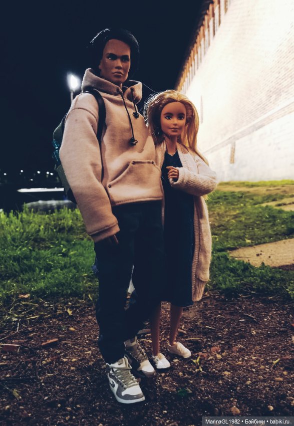 Прогулки днем и ночью — Куклы Barbie (Барби): Looks