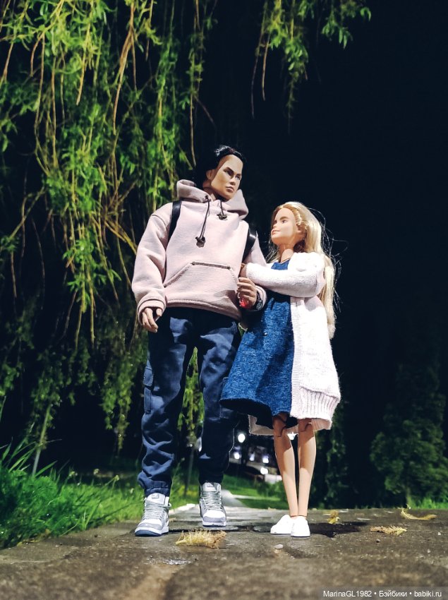 Прогулки днем и ночью — Куклы Barbie (Барби): Looks