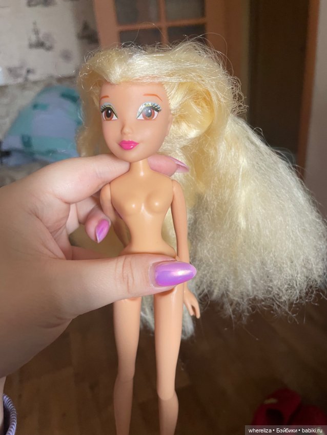 Впервые выпрямляю кукле волосы