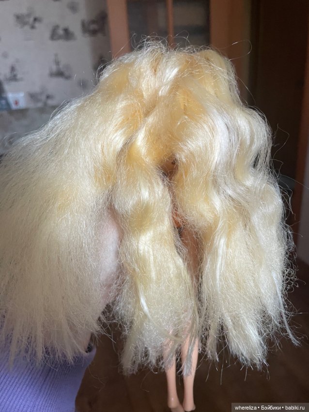 Впервые выпрямляю кукле волосы (фото 2)