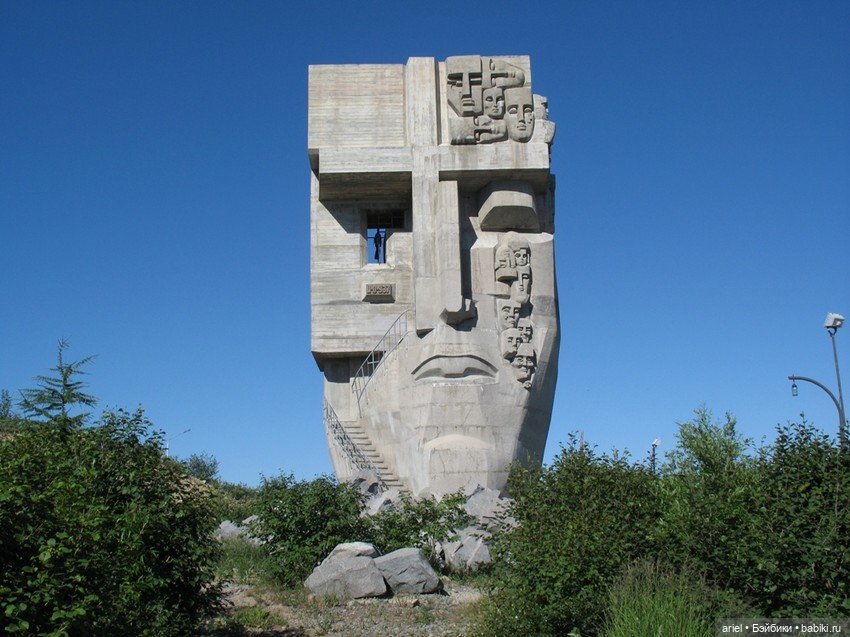 "Маска скорби" скульптура Эрнста Неизвестного, посвященная памяти жертв ГУЛАГа (фото 3)