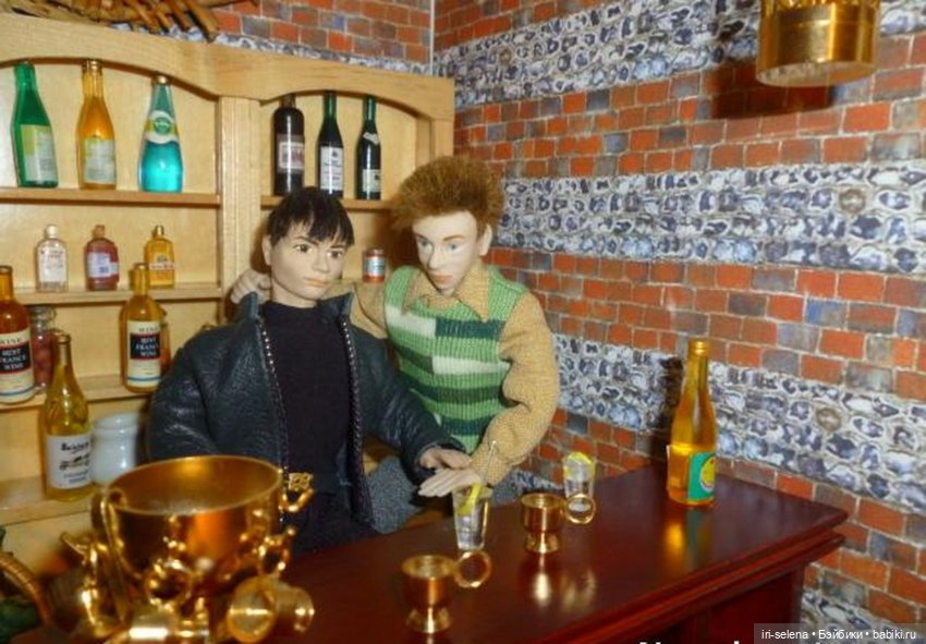 Экскурсии по моему кукольному особнячку) Часть 1 "Выпивальня"