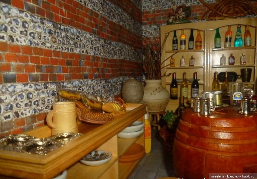 Экскурсии по моему кукольному особнячку) Часть 1 "Выпивальня" (фото 7)