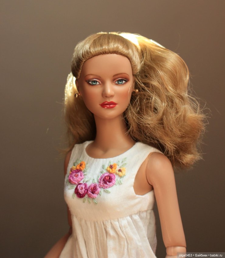 Всемирный день Блондинок у кукол Тоннер