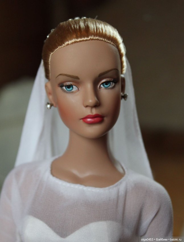 Всемирный день Блондинок у кукол Тоннер