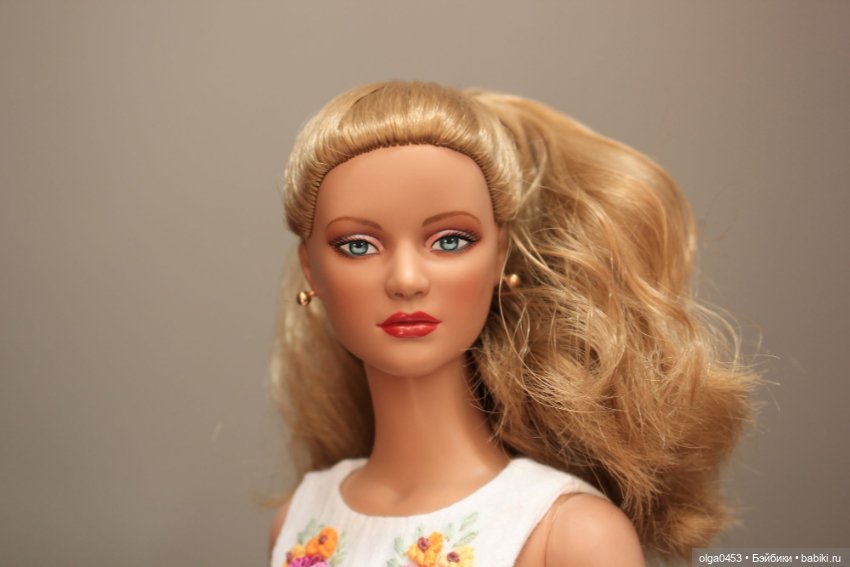 Всемирный день Блондинок у кукол Тоннер