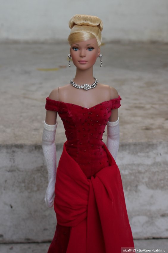 Всемирный день Блондинок у кукол Тоннер