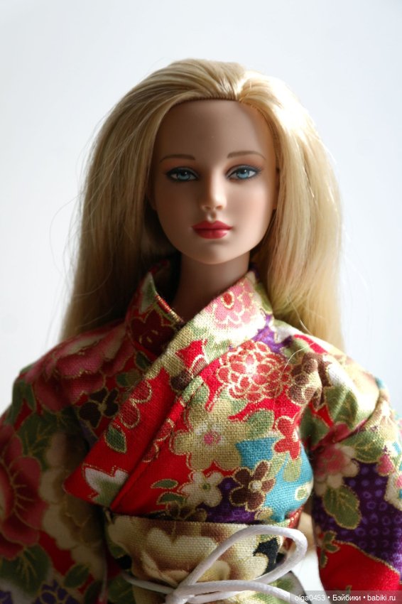 Всемирный день Блондинок у кукол Тоннер