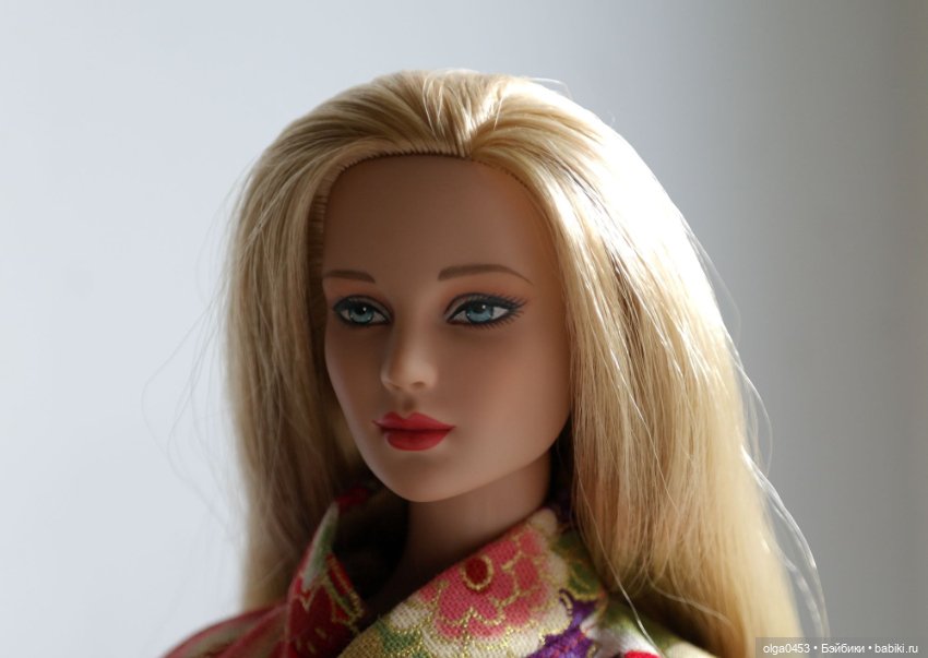 Всемирный день Блондинок у кукол Тоннер