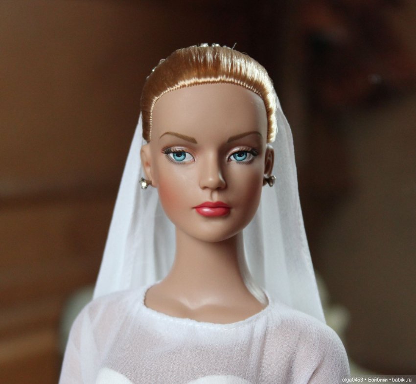 Всемирный день Блондинок у кукол Тоннер