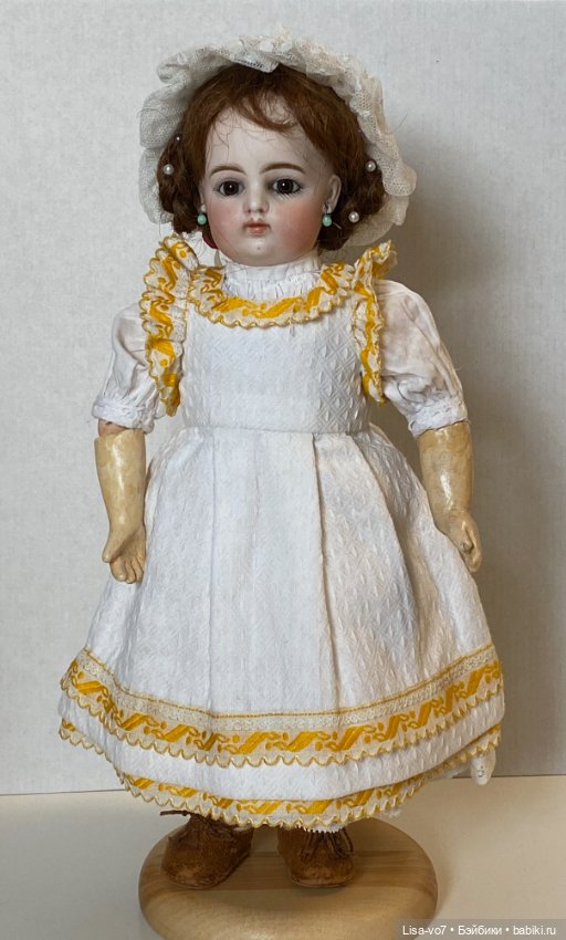 Еще один сарафан для антикварной куклы