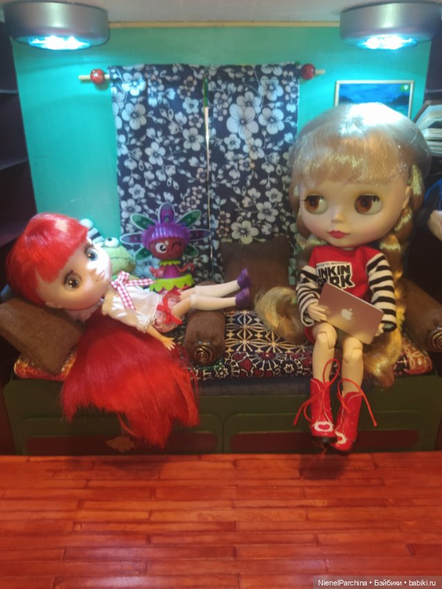 Уголок для Блайз — Румбоксы и кукольные интерьеры: фото (фото 4)