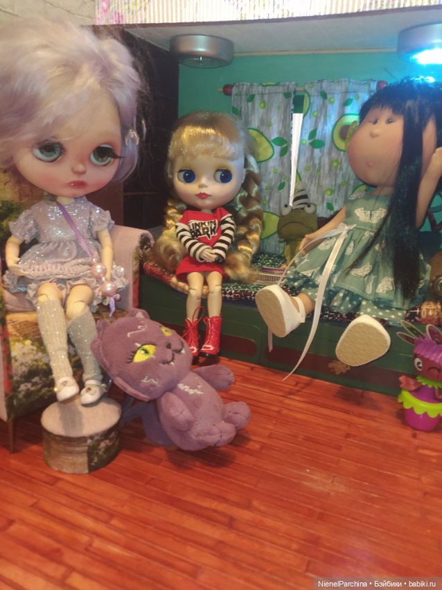 Уголок для Блайз — Румбоксы и кукольные интерьеры: фото (фото 8)