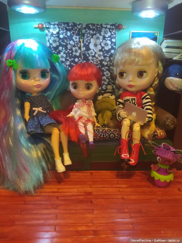 Уголок для Блайз — Румбоксы и кукольные интерьеры: фото (фото 3)