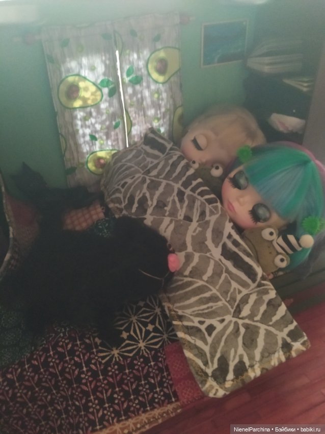 Уголок для Блайз — Румбоксы и кукольные интерьеры: фото