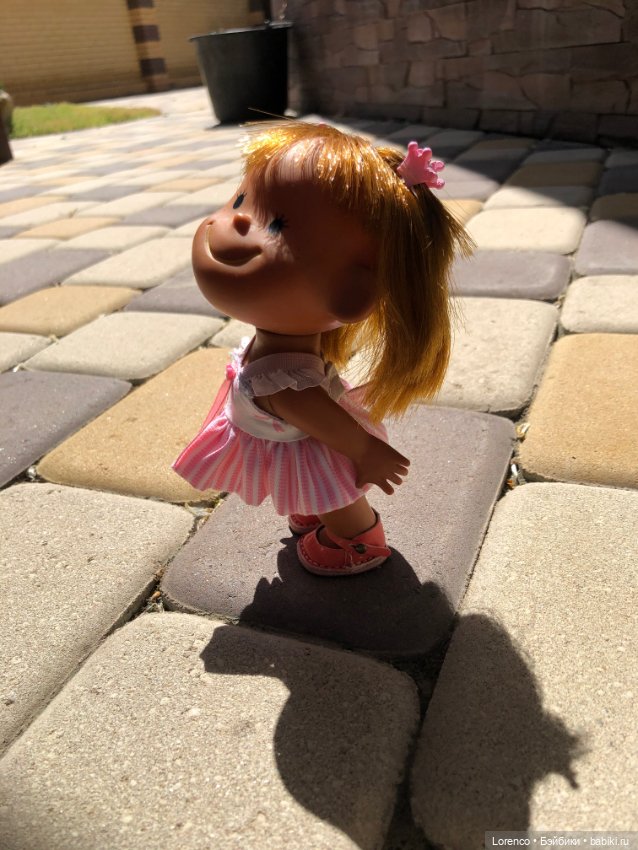 Улыбка до ушей, хоть завязочки пришей