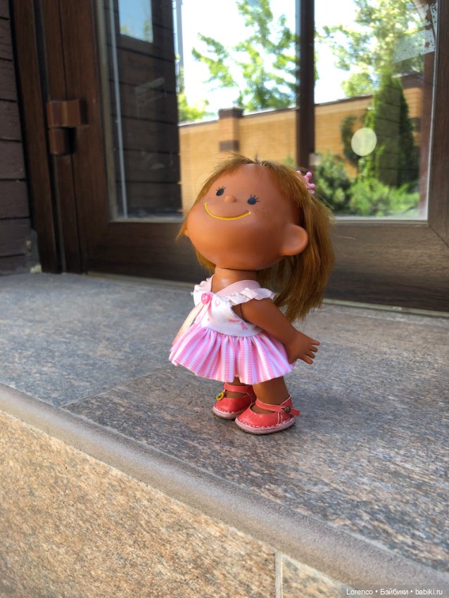 Улыбка до ушей, хоть завязочки пришей