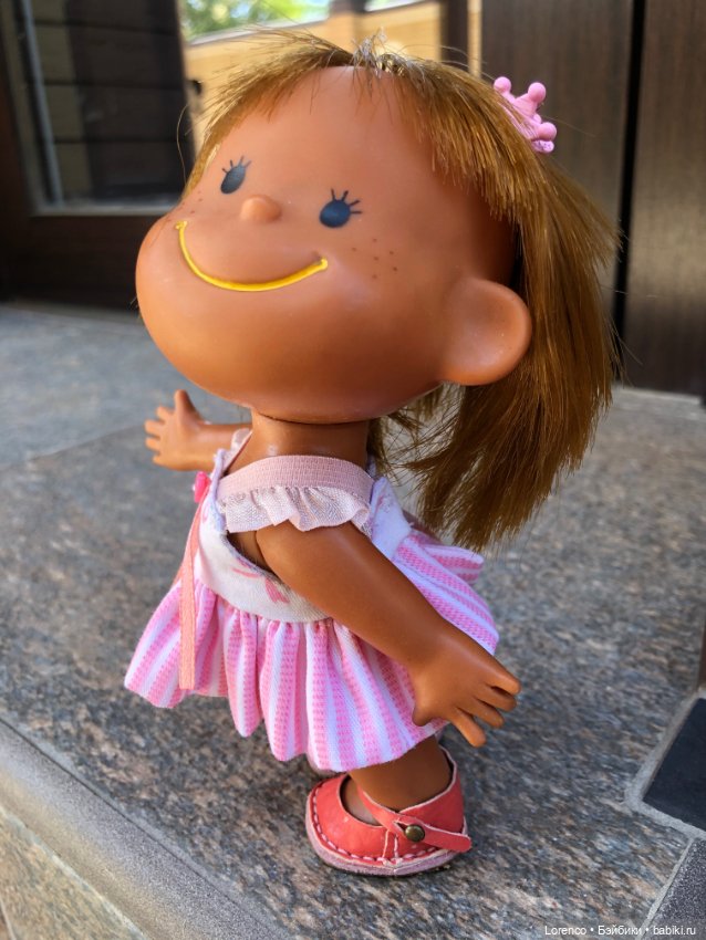 Улыбка до ушей, хоть завязочки пришей