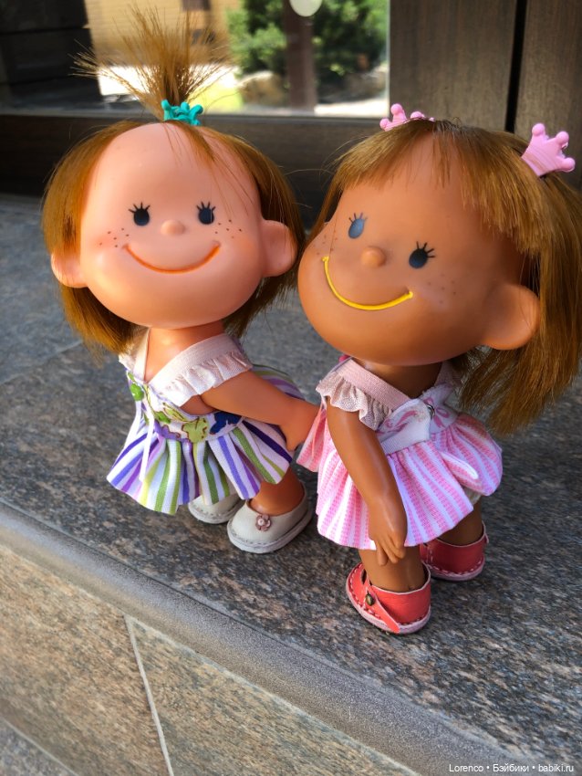 Улыбка до ушей, хоть завязочки пришей