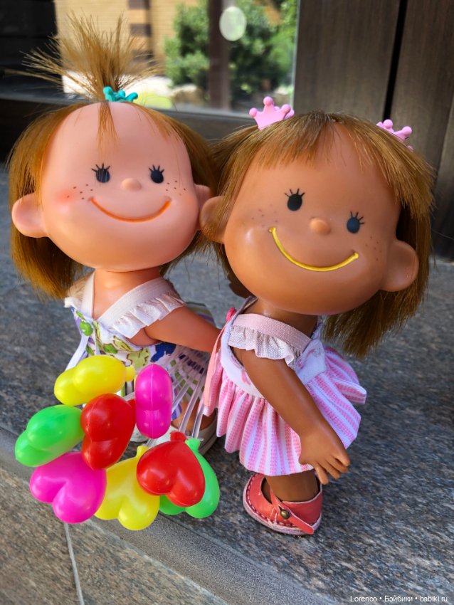 Улыбка до ушей, хоть завязочки пришей