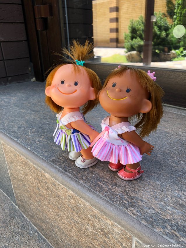 Улыбка до ушей, хоть завязочки пришей