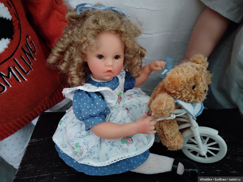 Отодвинуть створку шкафа — Куклы Lee Middleton (Ли Миддлтон): Reva Schick (фото 4)