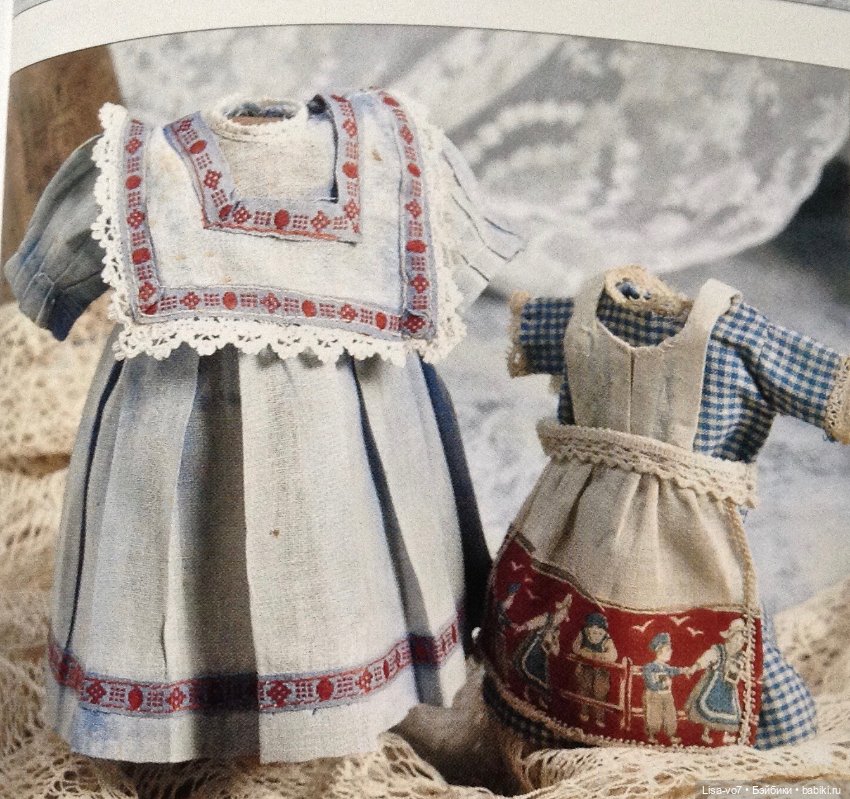 Примеры антикварных платьев с отделкой цветным шитьем/тесьмой (фото 4)