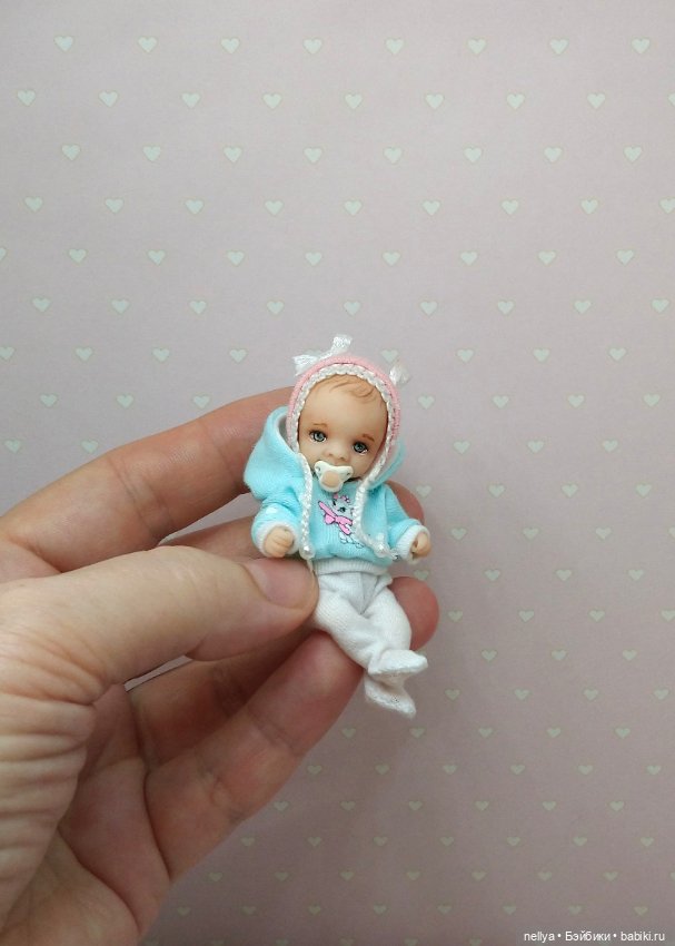 Кнопочка. Ростик 7 см — Авторские миниатюрные куклы: лепка (фото 4)