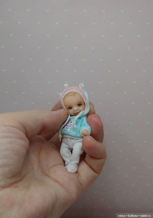 Кнопочка. Ростик 7 см — Авторские миниатюрные куклы: лепка (фото 3)