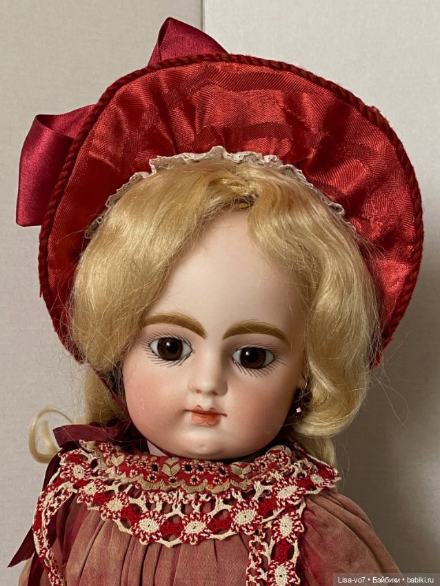 Тесьма и цветное шитье в одежде антикварных кукол (фото 7)