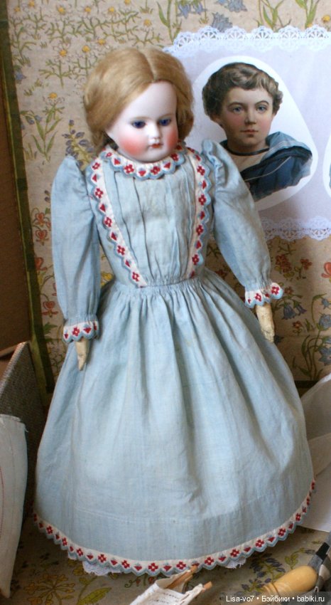 Тесьма и цветное шитье в одежде антикварных кукол (фото 9)