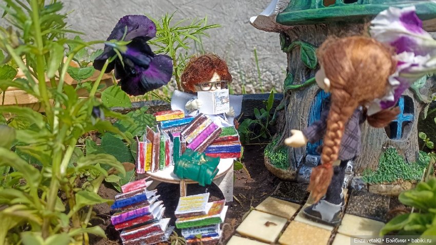 Буся, читает. Realpuki. 164 (фото 2)