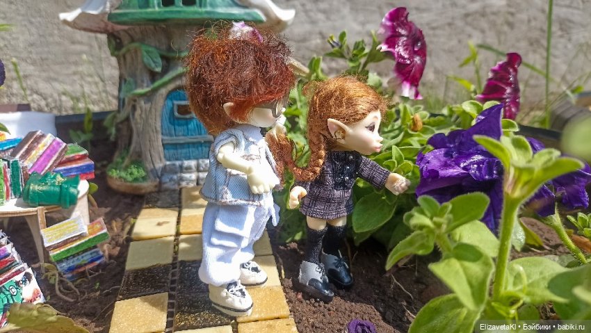 Буся, читает. Realpuki. 164 (фото 5)