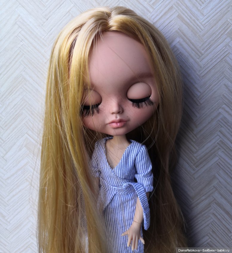 Девочка с золотыми волосами