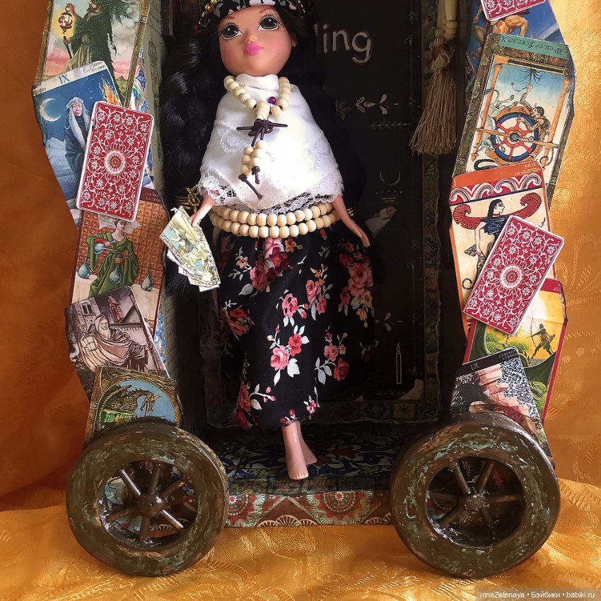«Передо мной лежит твоя судьба». Витрина для кукол «Лавка Гадалки» (фото 9)