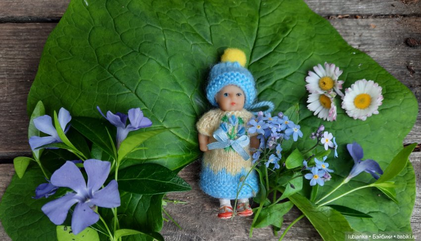 Ещё одна арийская малышка на прогулке (фото 3)