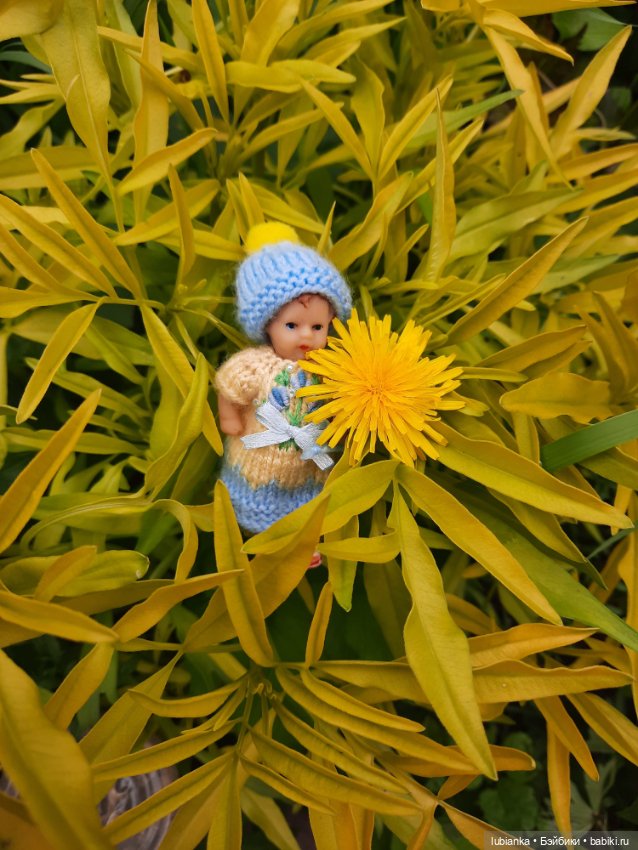 Ещё одна арийская малышка на прогулке (фото 8)