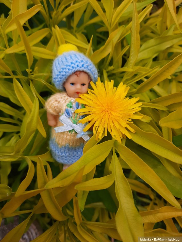 Ещё одна арийская малышка на прогулке (фото 9)