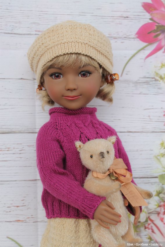 Всем добра и отличного настроения! Первые наряды для Руби Ред