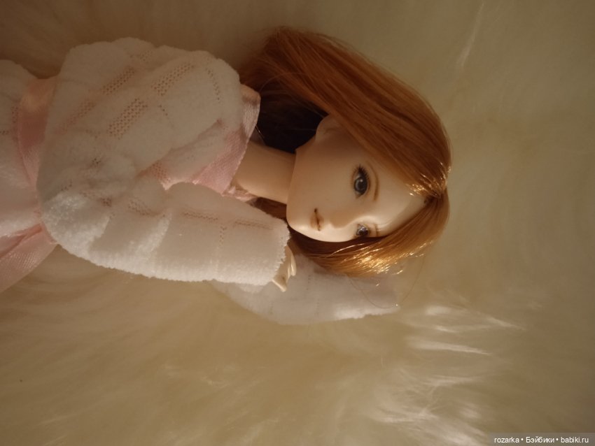 Ночь над городом кружится, тёмный город спать ложится