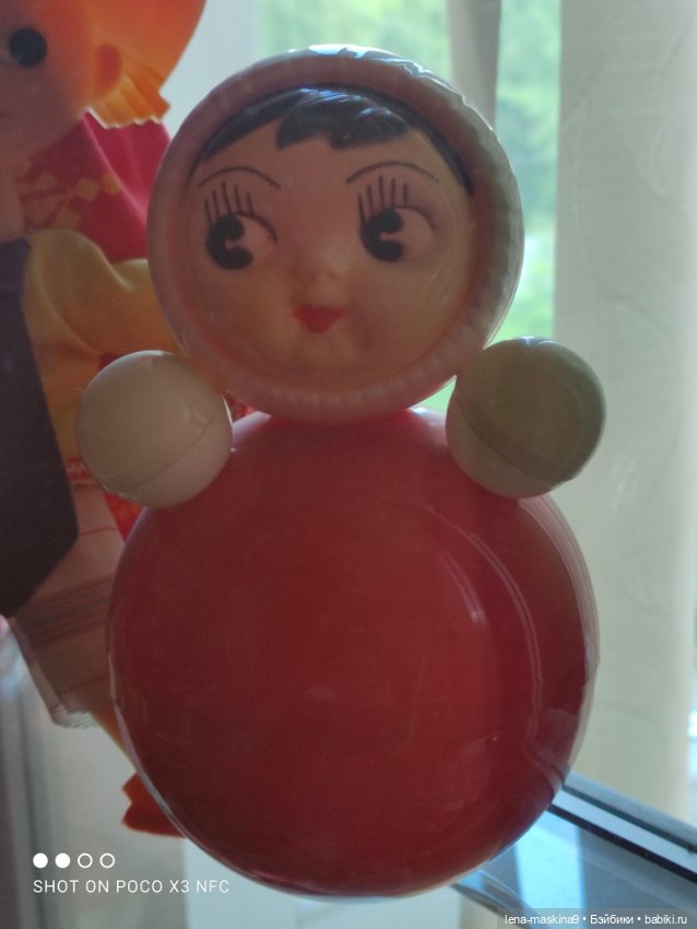 Витрина с куклами СССР — Игрушки СССР и советского детства: резиновые