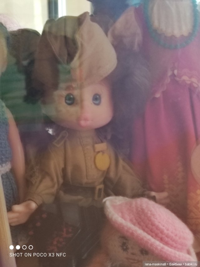 Витрина с куклами СССР — Игрушки СССР и советского детства: резиновые (фото 9)