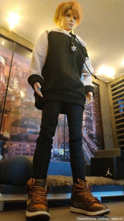 Брелочная куклообувь прибыла - примеряет Наото (Обицу)